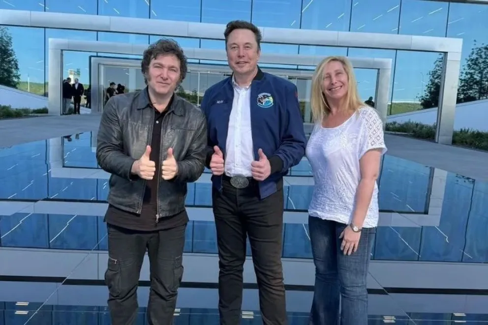 Elon Musk Forecasts AI to Exceed Human Intelligence by 2026